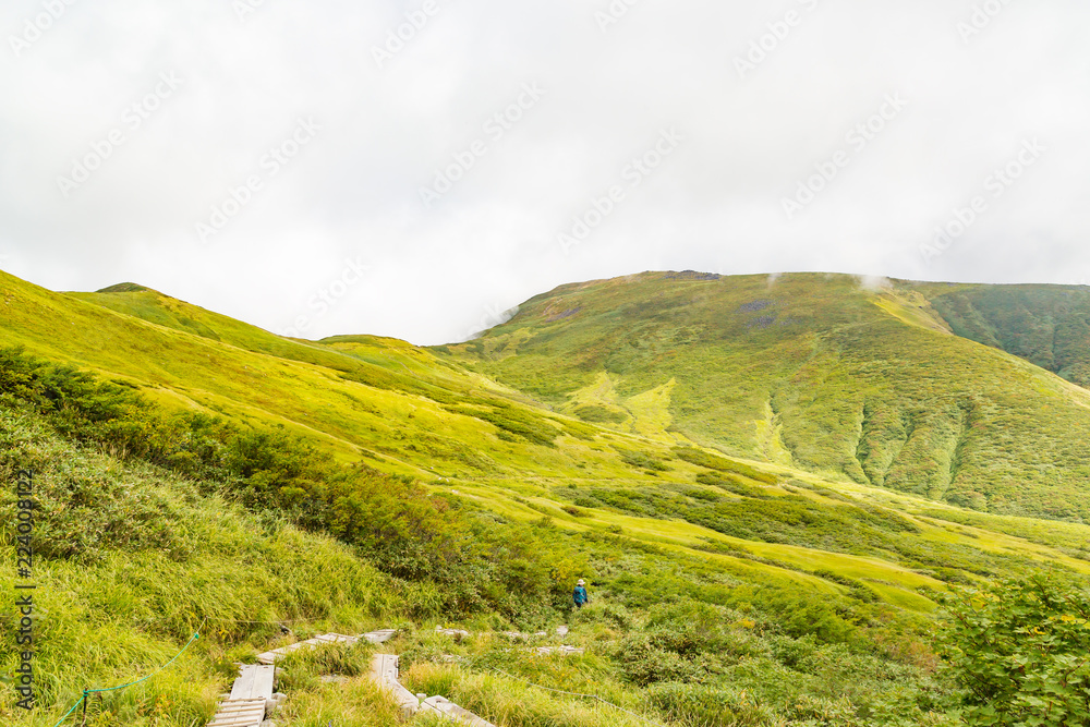 初秋の登山道　山形県月山