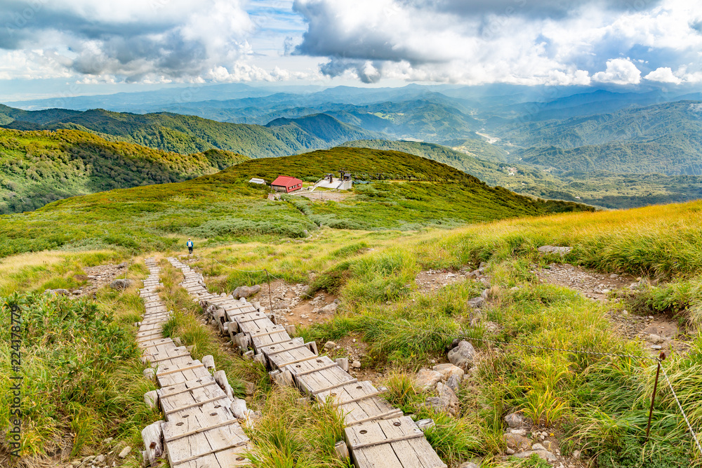 初秋の登山道　山形県月山