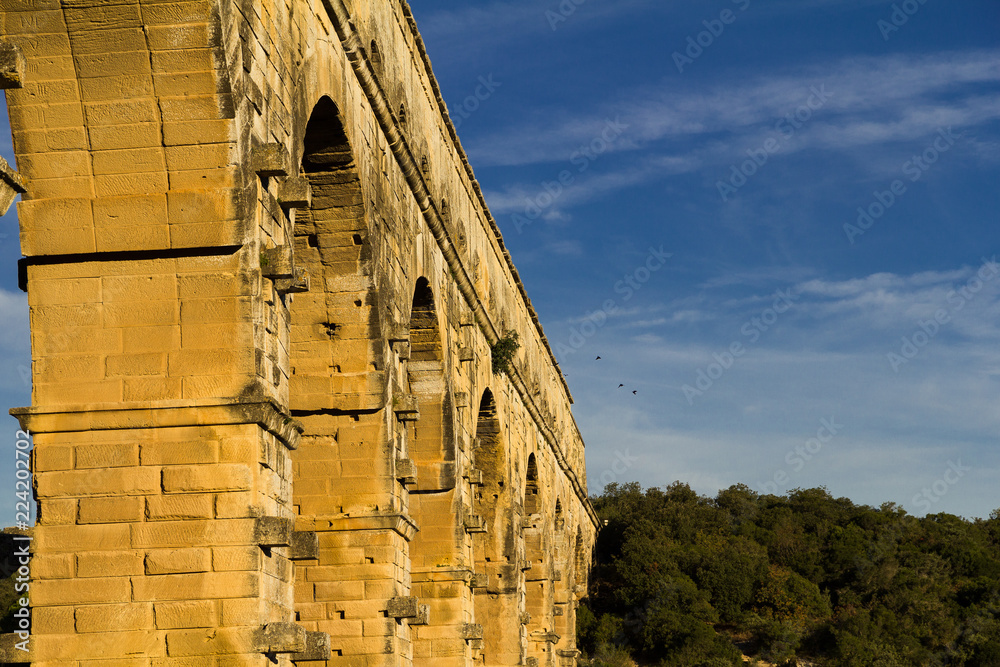 加德桥（Pont du Gard），一条古罗马渡槽，穿越法国南部的加登河