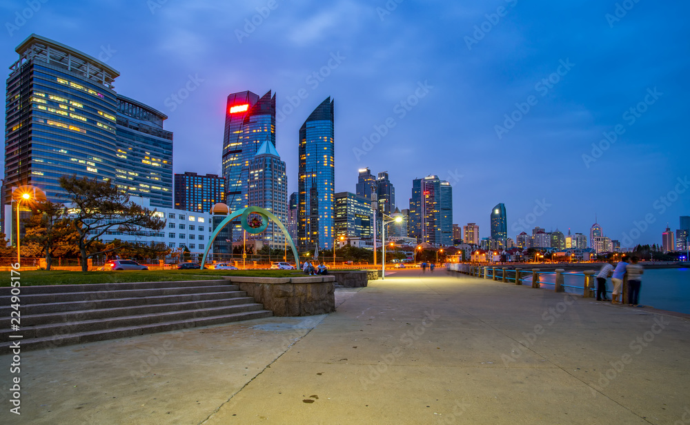 城市建筑夜景……