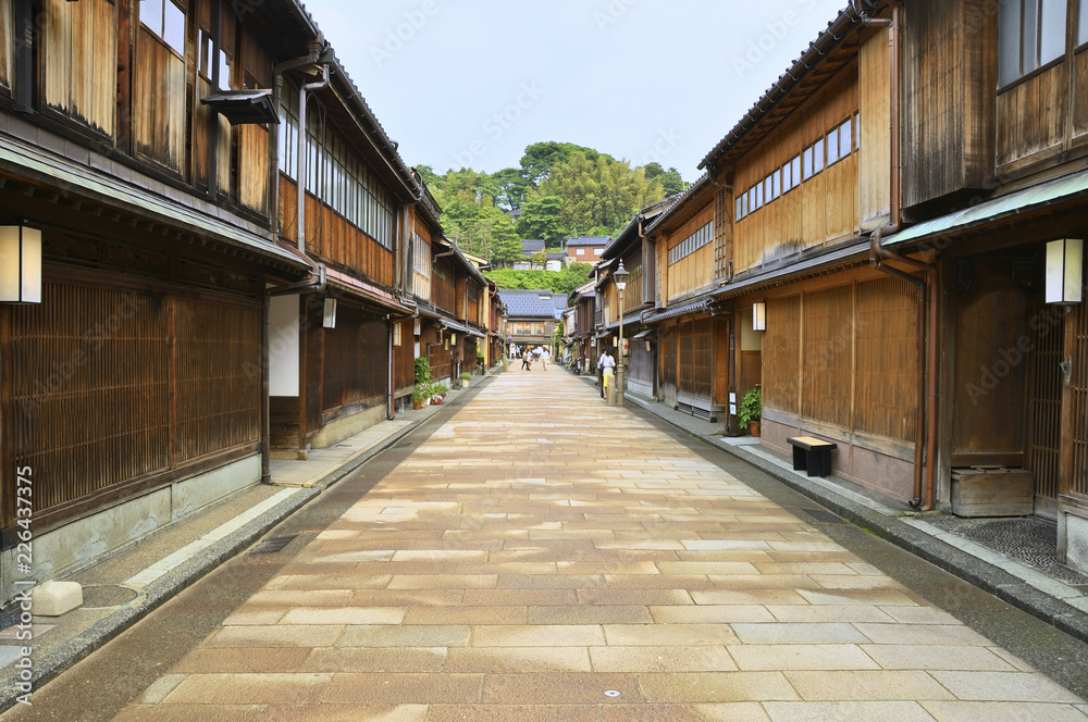 東山ひがし