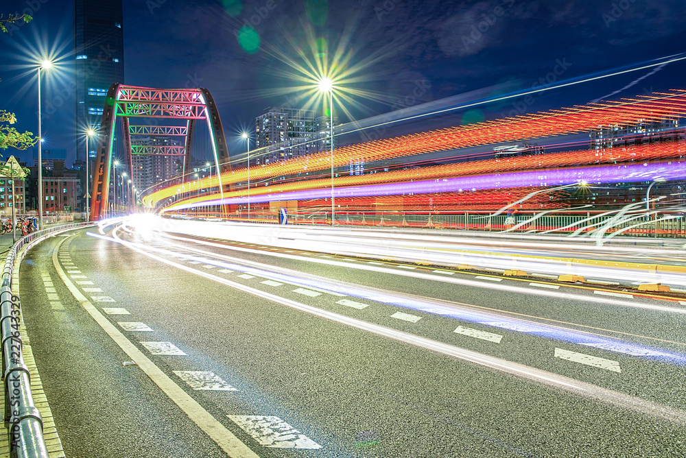 Curve overtaking / traffic light track / Shenzhen Rainbow Bridge night view