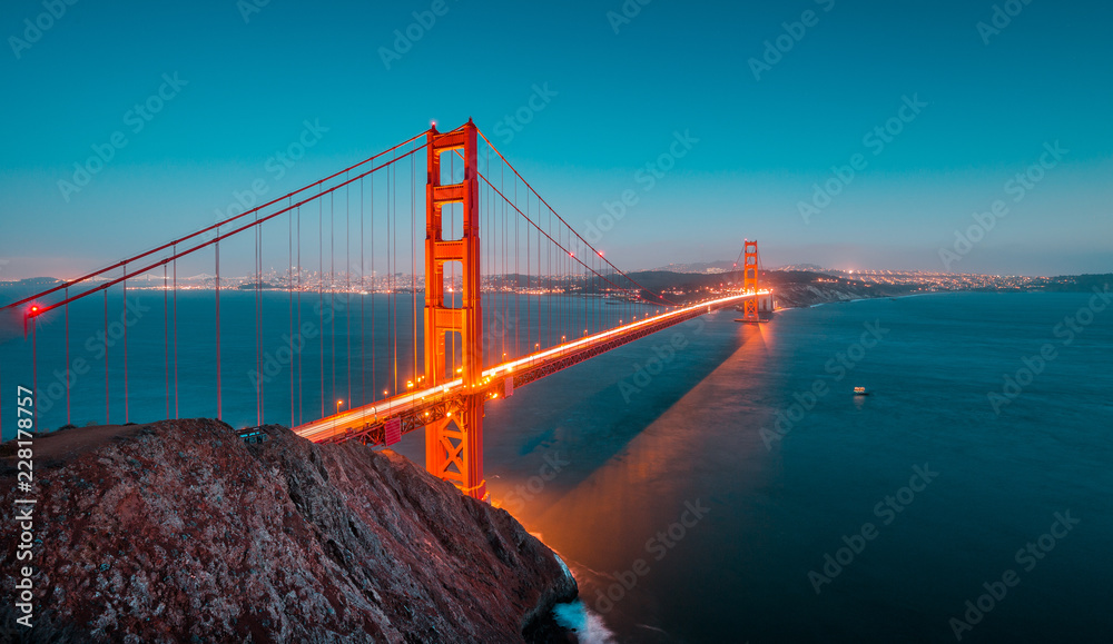 Golden Gate Bridge at twilight, San Francisco, California, USA