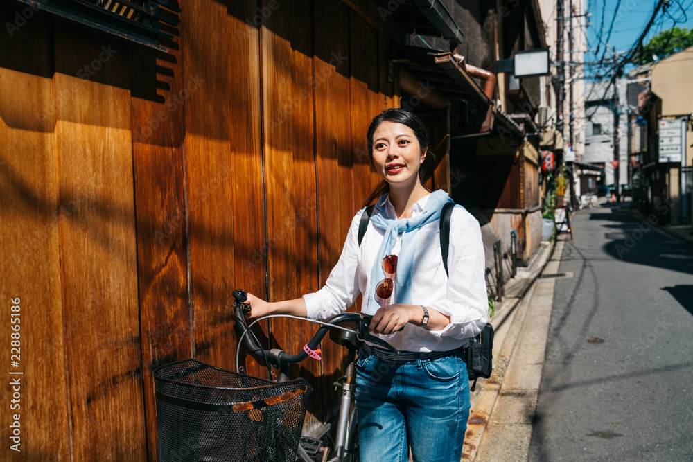 当地日本妇女要上班了