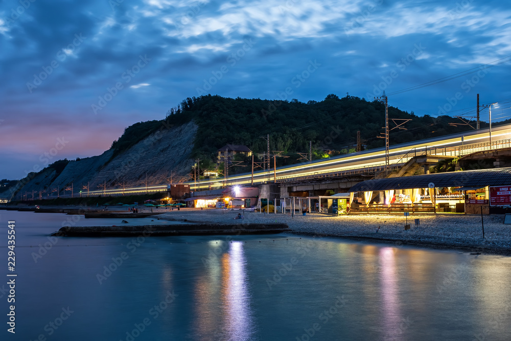 夜间桥梁