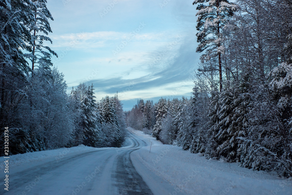 雪地乡村公路