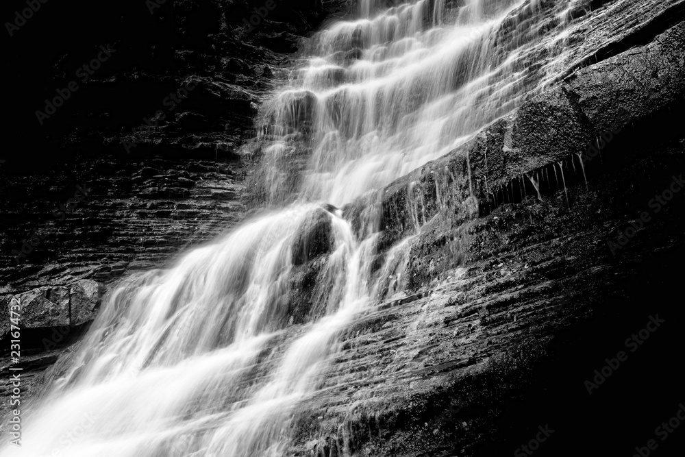 La cascata alpina，Lombardia，意大利