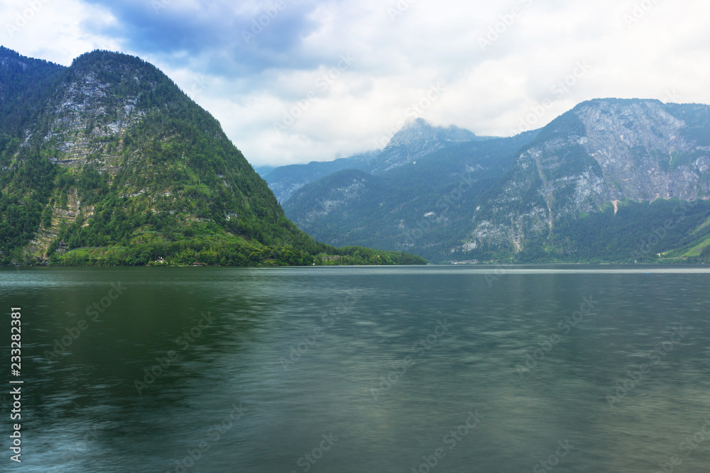 奥地利阿尔卑斯山Grundlsee湖风景