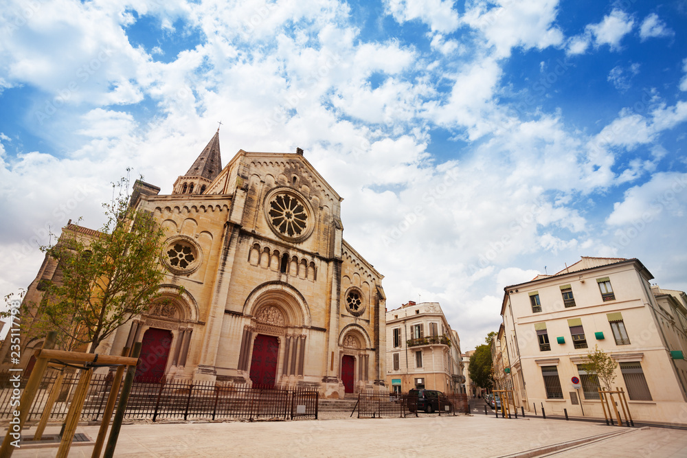 Eglise Saint-Paul和Place de la Madeleine，尼姆