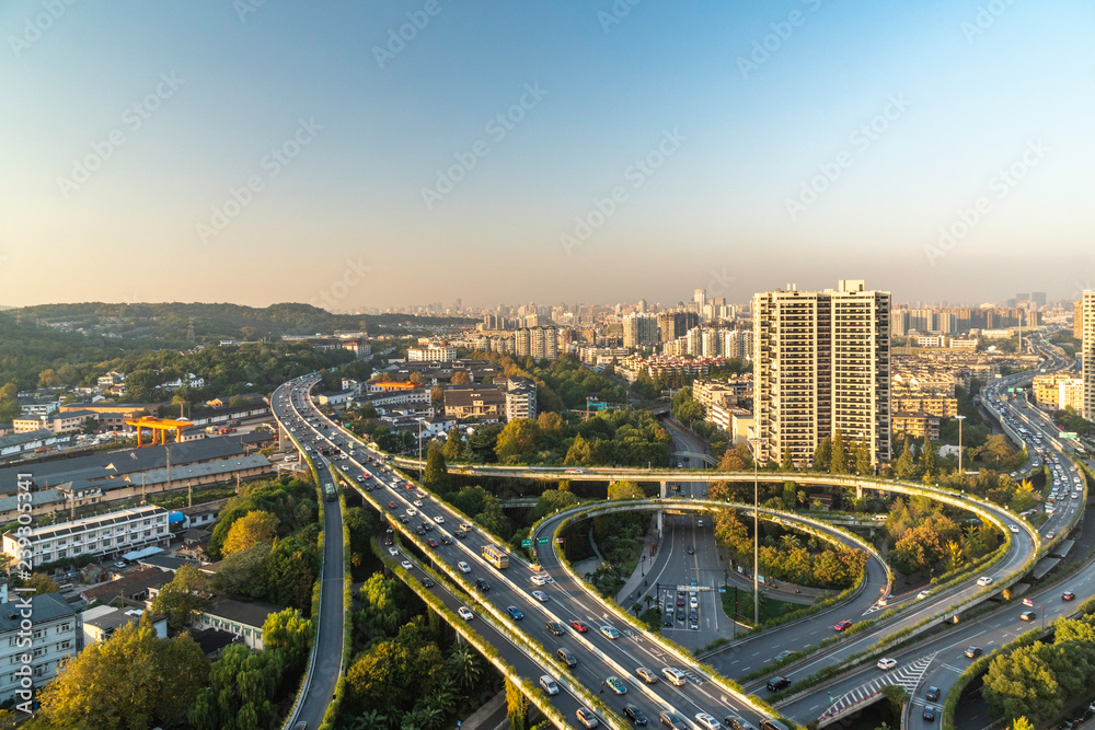 城市天际线全景