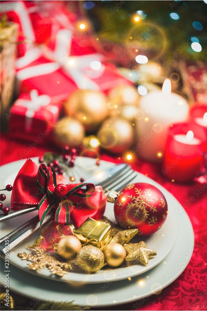 Christmas dinner decorations on table