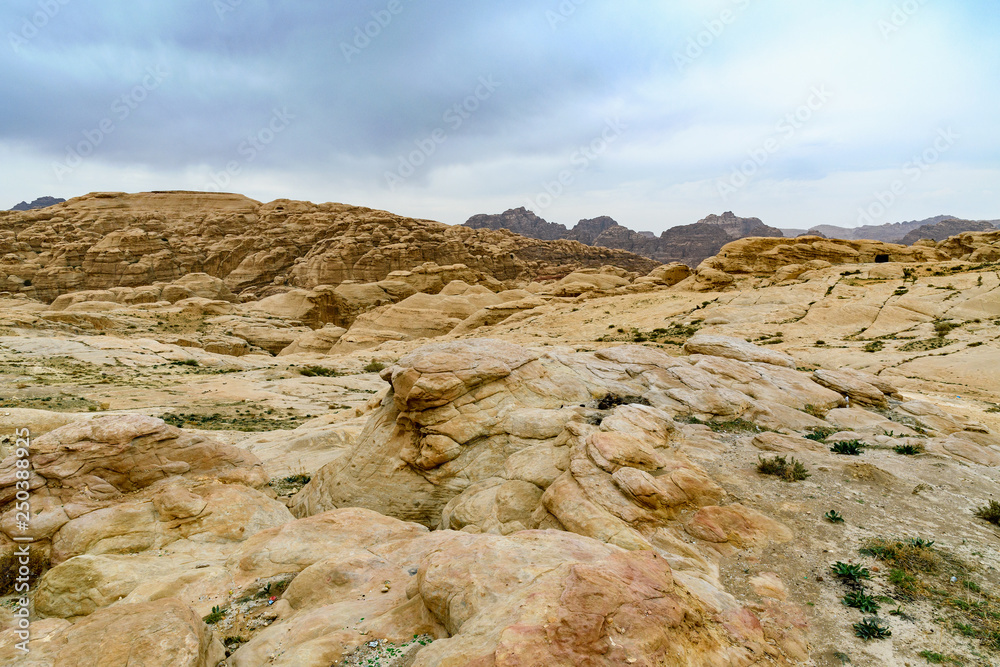 skały w okolicy Petra, Jordania