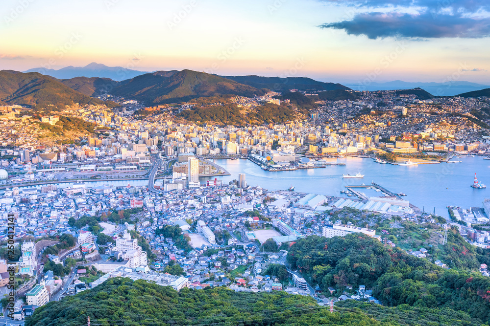 商业理念，从伊那山出发的长崎黄昏的现代城市景观，新的三大夜景