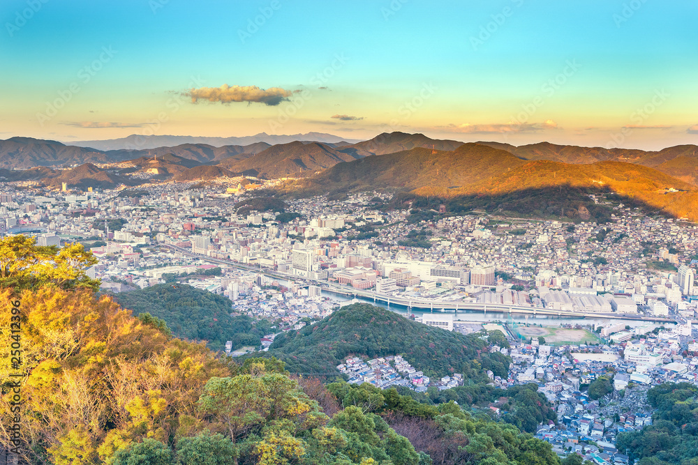 商业理念，从伊那山出发的长崎黄昏的现代城市景观，新的三大夜景