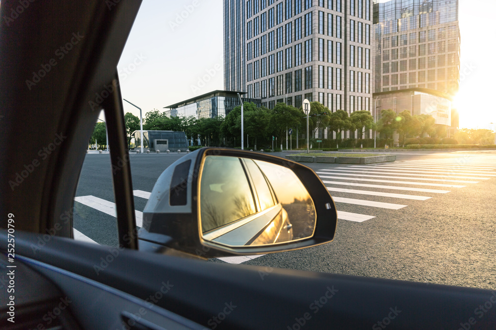 路上的车