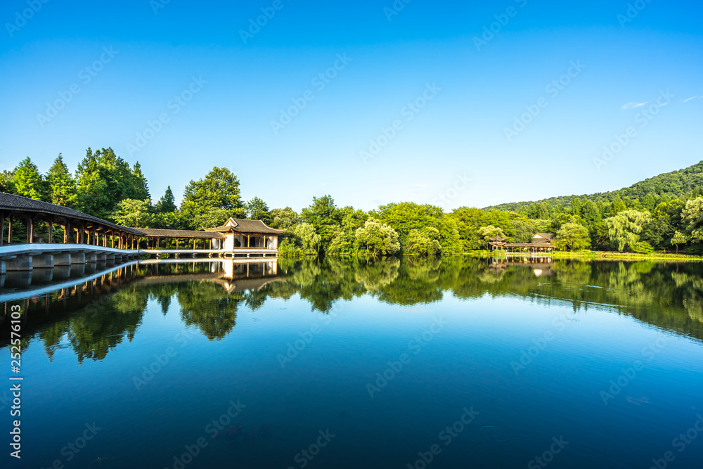 山脉全景