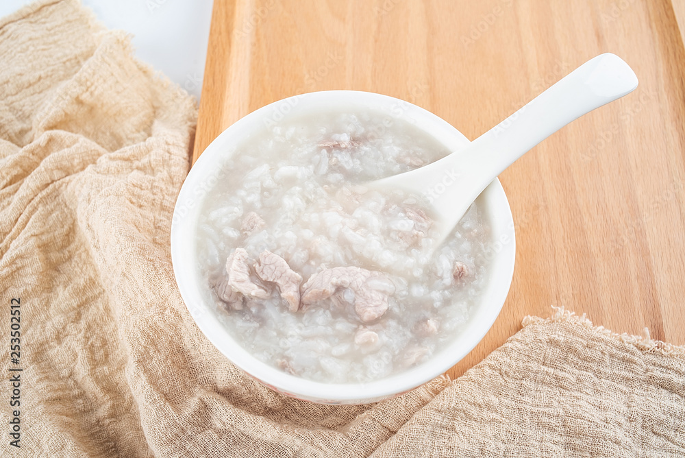 Nutritious breakfast, lean meat porridge