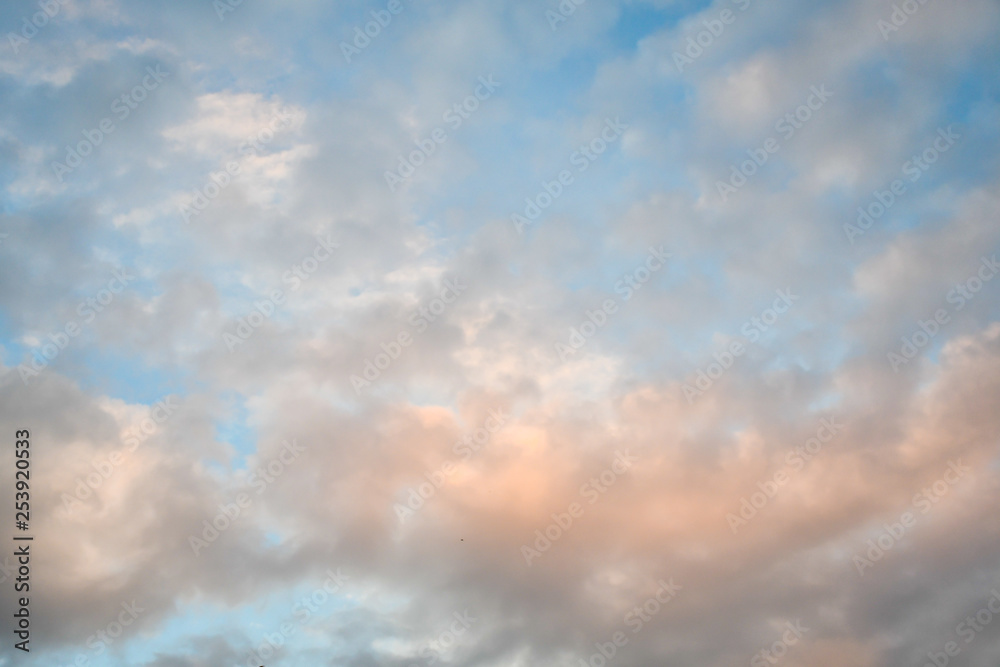 柔和的Pastel天空背景