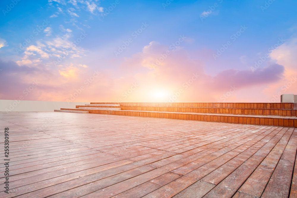 空旷的方瓦和美丽的天空风景