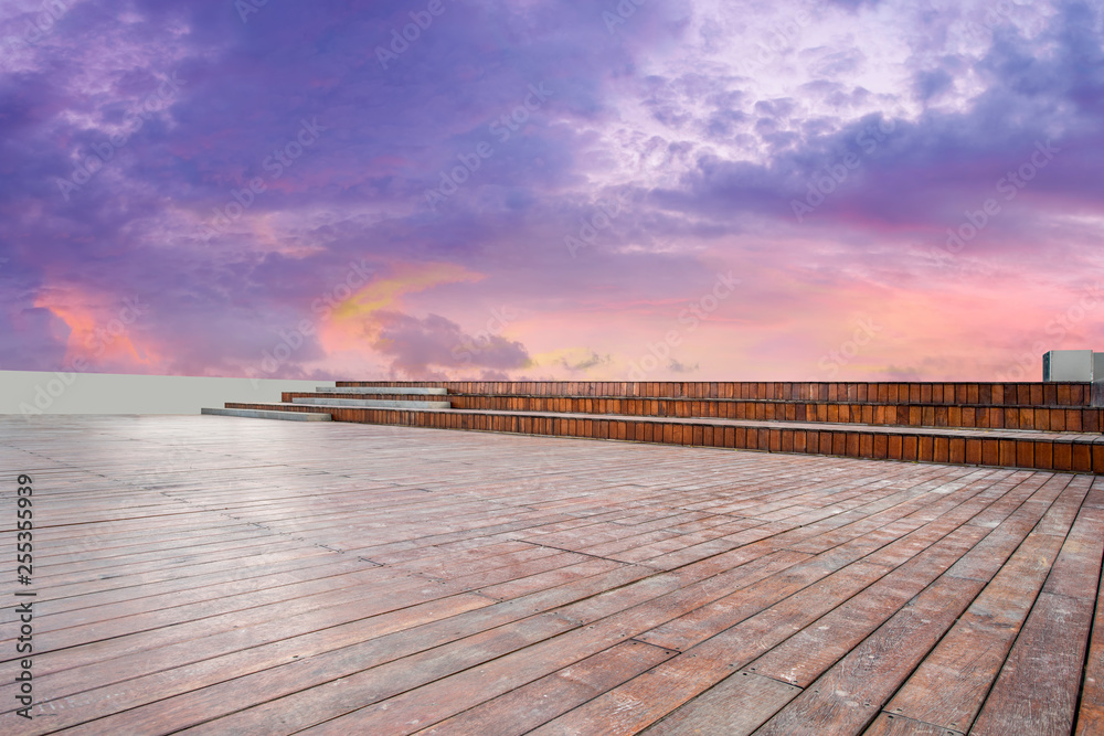 空荡荡的方块砖，美丽的天空风景