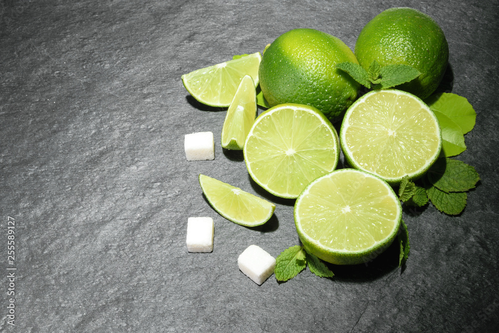 Limes and mint俯视图