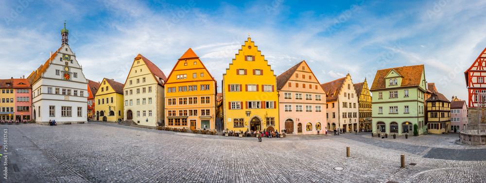 德国巴伐利亚州夏季的中世纪小镇Rothenburg ob der Tauber