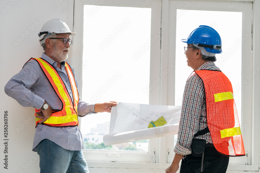 从事建筑规划的高级工程师和建筑师。房屋建筑概念。