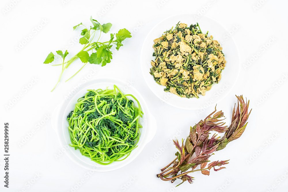 Spring seasonal vegetables gourmet recipes, fragrant scrambled eggs and fried motherwort