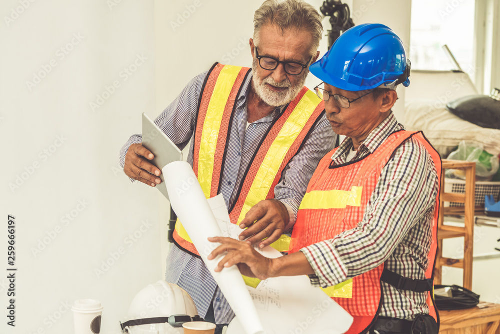 从事建筑规划的高级工程师和建筑师。房屋建筑概念。