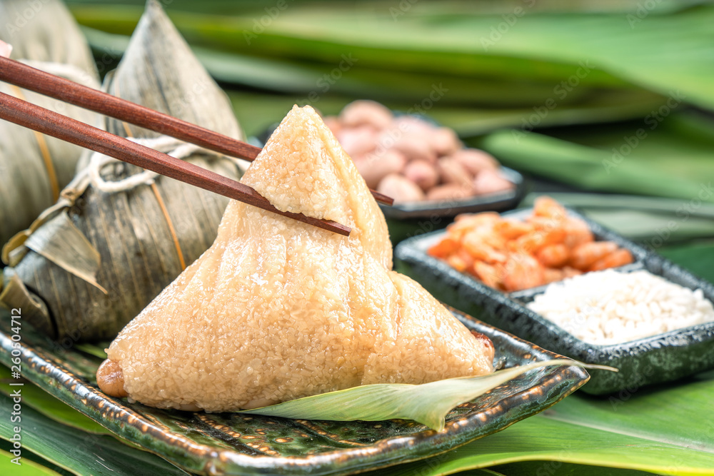 特写，复制空间，端午节著名中国美食，蒸饭堆