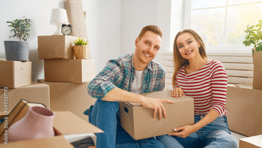 couple moving to new apartment