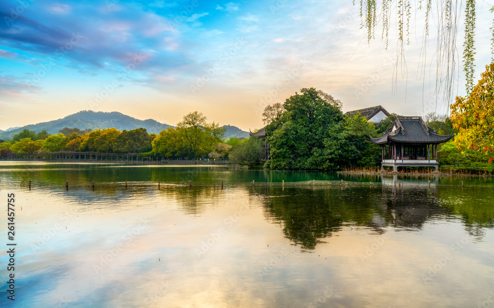 杭州西湖的美丽景观和建筑景观……