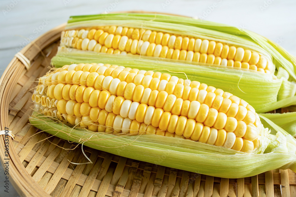 Fresh yellow sweet corn