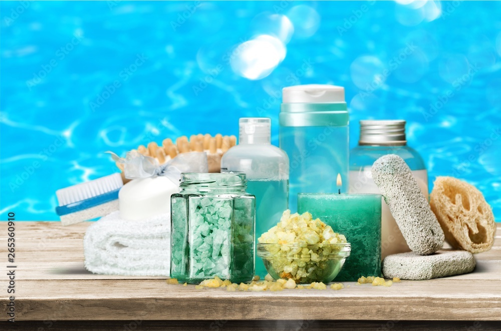 Spa set: Aromatherapy bottles with scrub