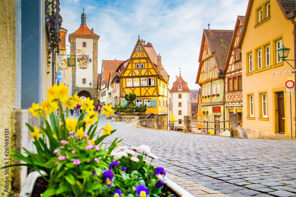 德国巴伐利亚州夏季的中世纪小镇Rothenburg ob der Tauber