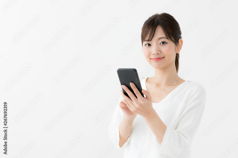 女性　スマートフォン