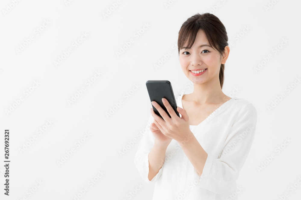 女性　スマートフォン