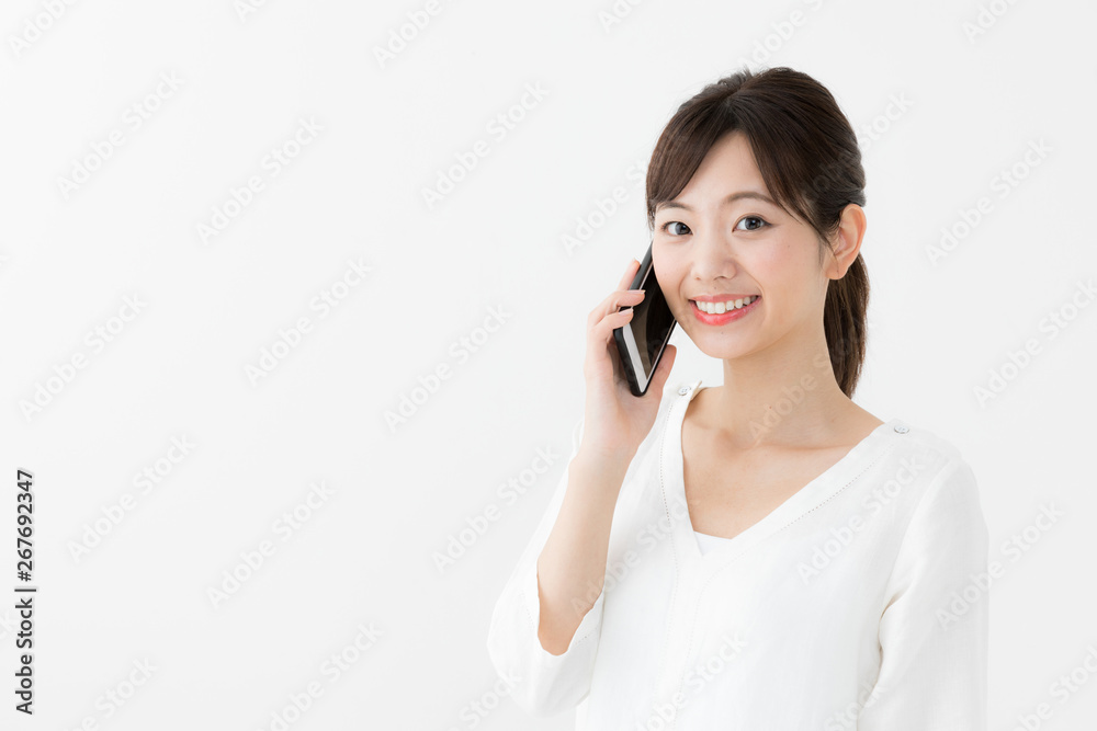 女性　スマートフォン