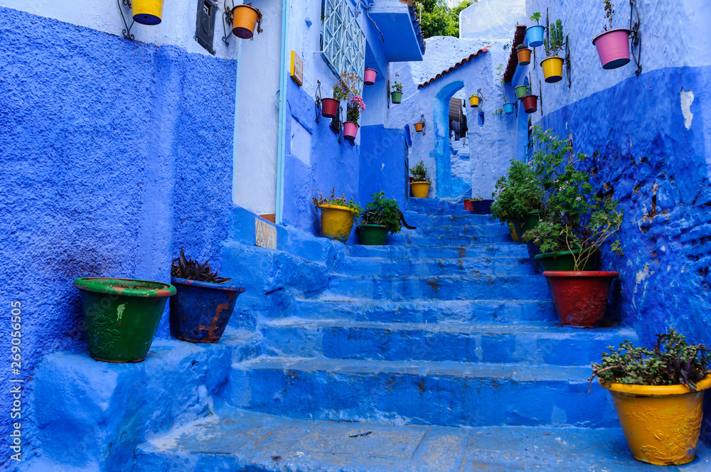 Public walkway in the blue city Chefchaouen / Public walkway in the blue city Chefchaouen, Morocco, 