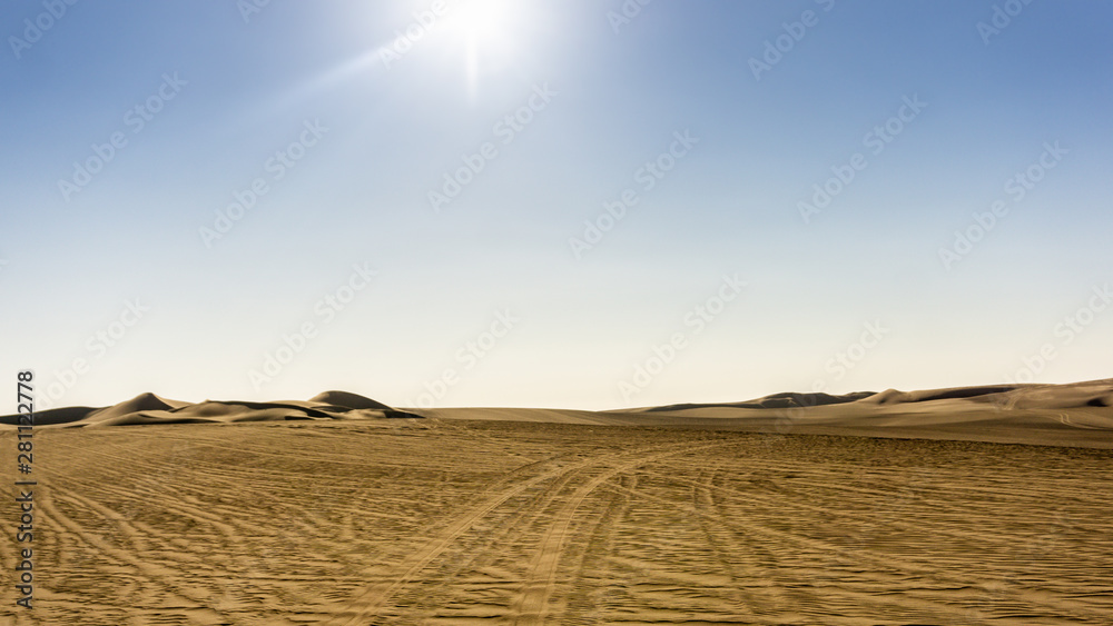 Desierto y dunas en Ica, Perú