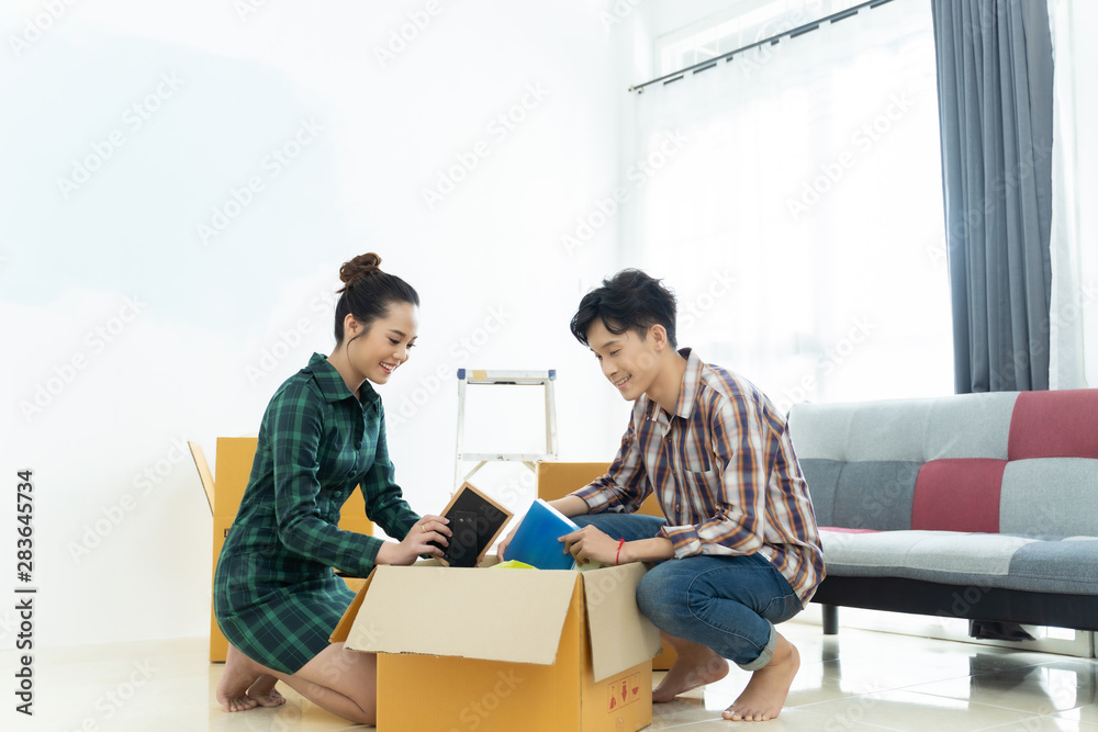 Asian couples are moving home. Theyre open in boxes.