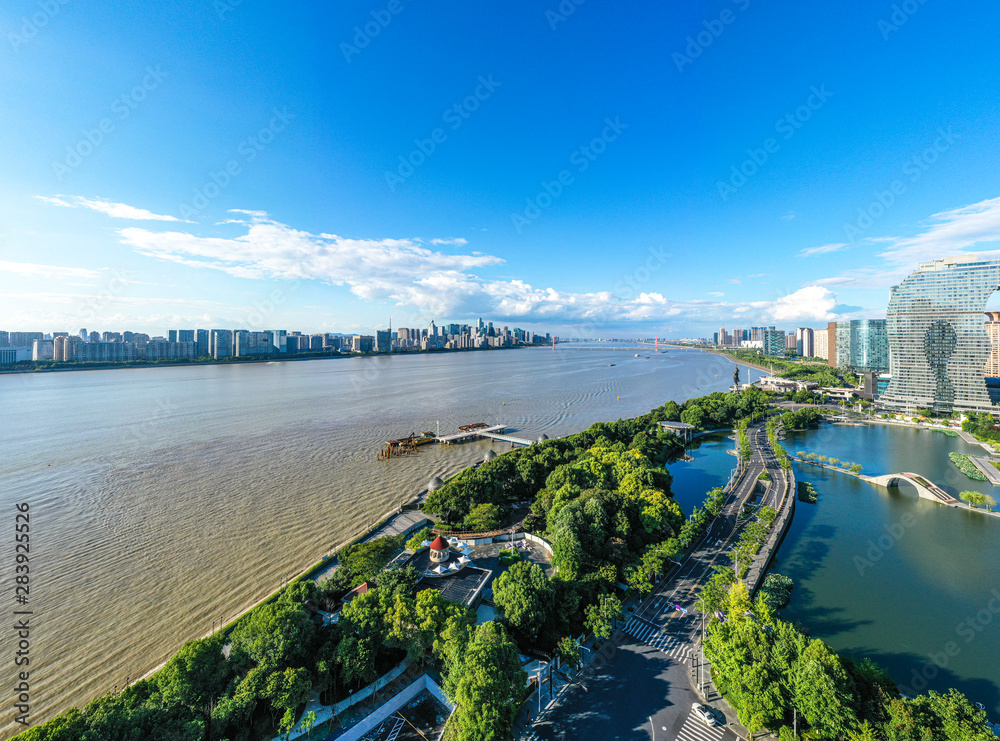 中国杭州城市天际线全景