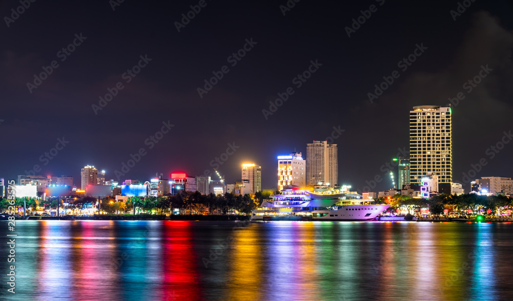 越南岘港夜景