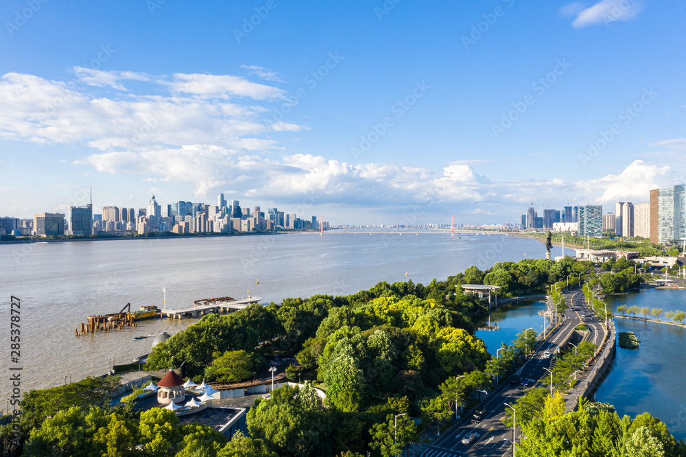 中国杭州城市天际线全景