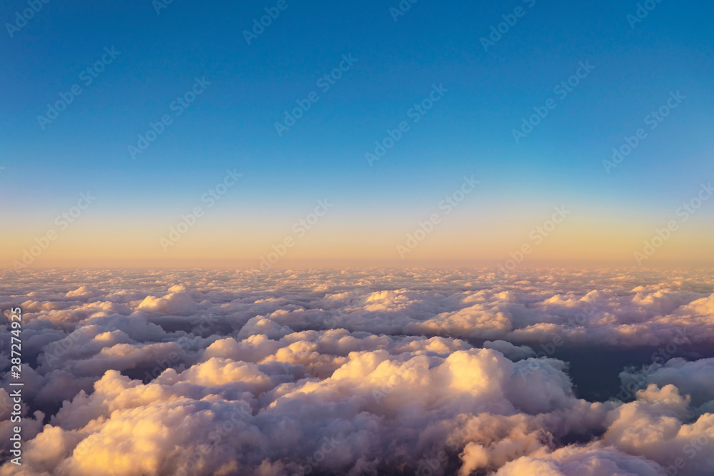 雲の上の空　夕方