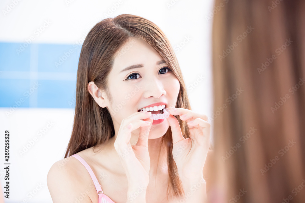 woman use invisible braces