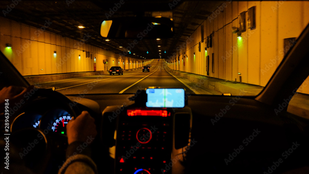 Tunnel for vehicles