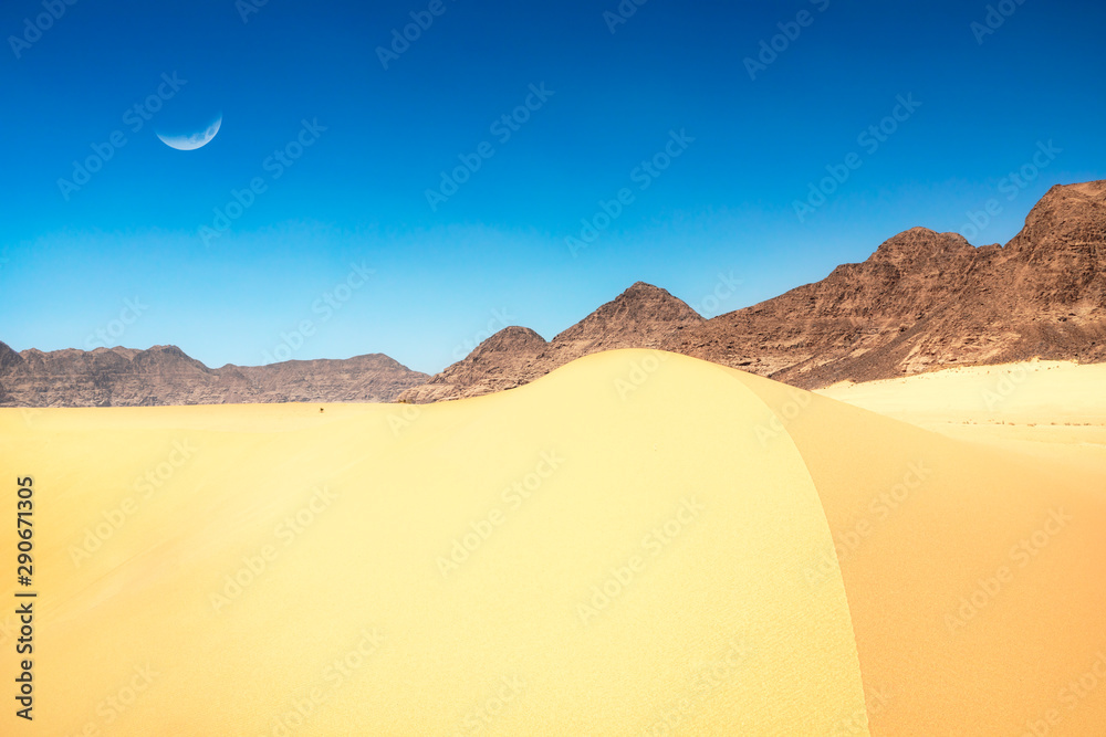 Wadi Rum White Desert的月亮形沙丘