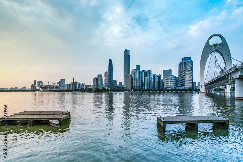 广州美丽的城市建筑景观天际线