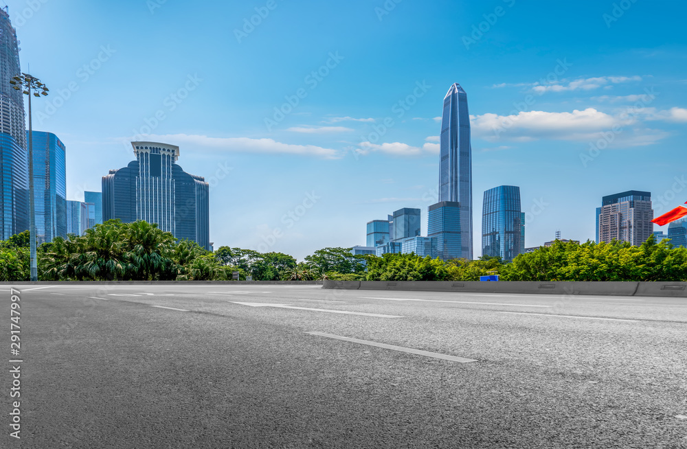 路面与深圳建筑景观天际线